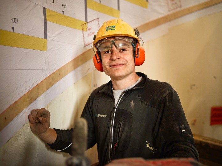 SANIERUNG UMBAUTEN Metropol CF019579