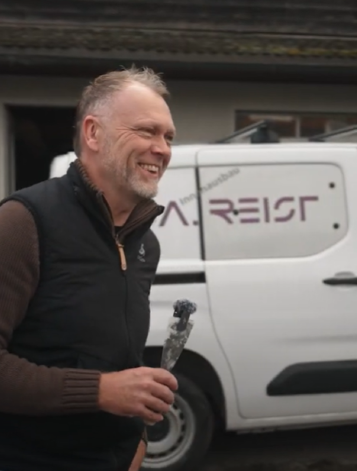 19 06  2025 16 38 49