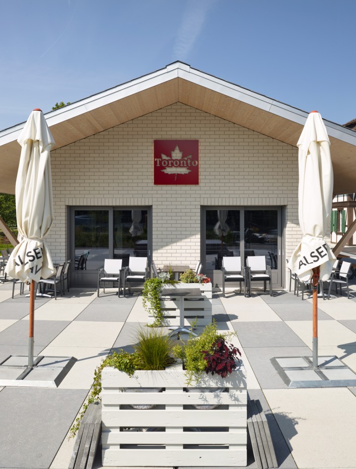 Bistro Toronto CF021624