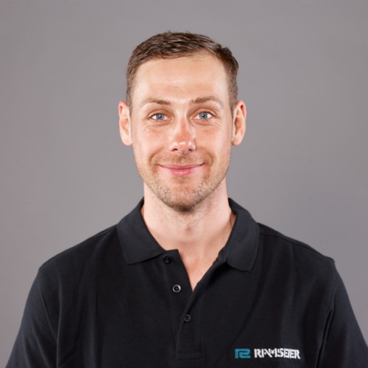 Jenni Simon CF018595