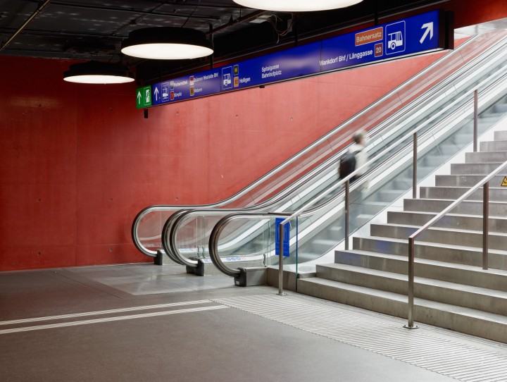 Bahnhofplatz CF020274