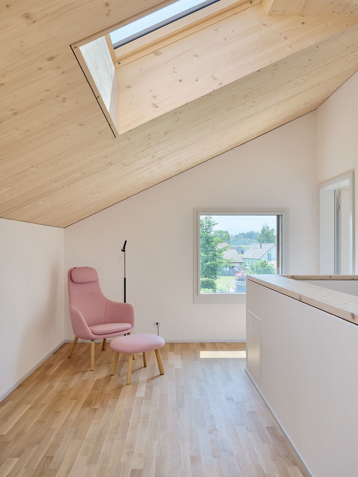 MJ2 Cor 230606 ARC008