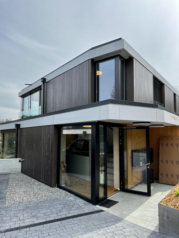 6115eeb3 1584 4b16 84d4 ea9380a3ccea