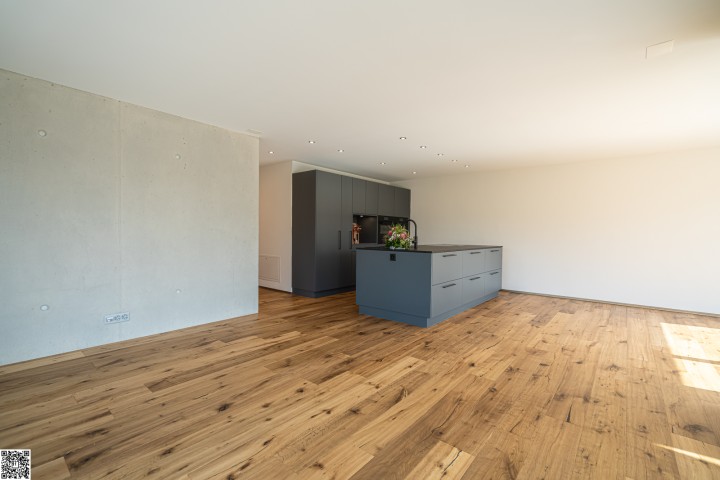 NB2101 WENGI WHG 01 Kueche Wohnen Sichtbeton 03579