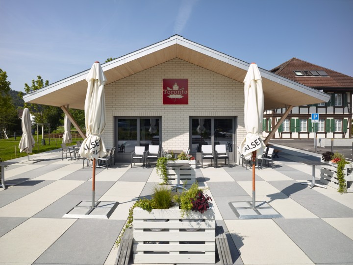 Bistro Toronto CF021624 v2